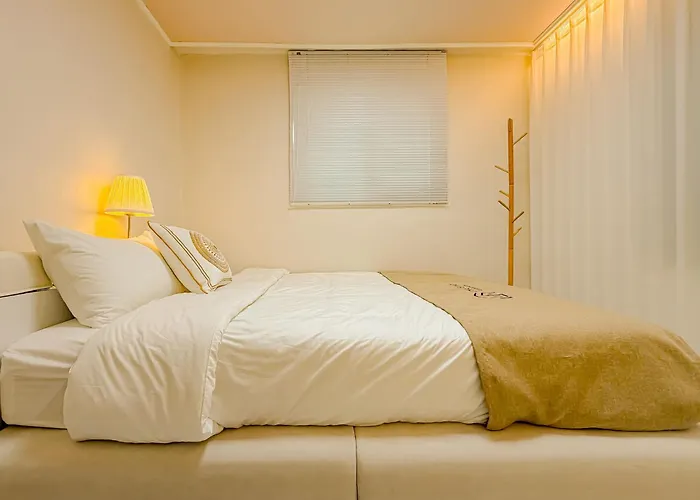 The Gangnam Coex Hanti Station 5 Minutes! 3queen Bed Villa