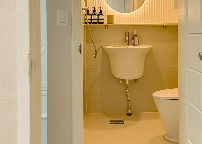 The Gangnam Coex Hanti Station 5 Minutes! 3queen Bed Villa Seul